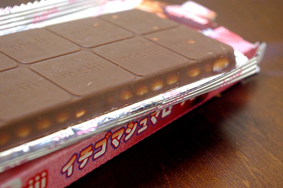 meiji_fresa_marshmallow_chocolate_japonshop_02.jpg