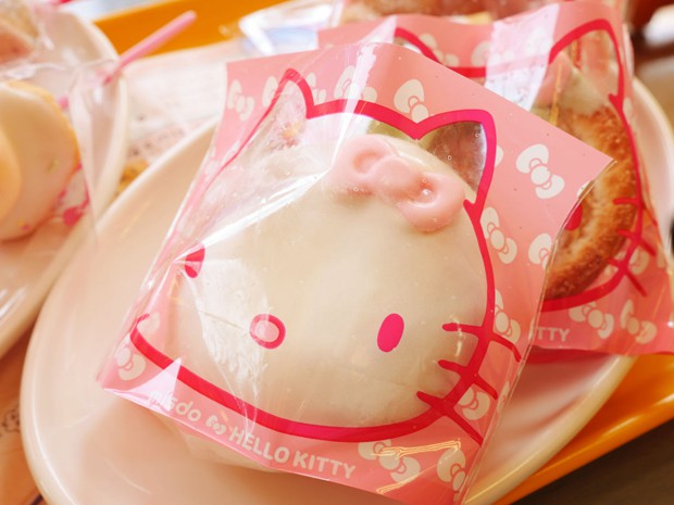 mr-donuts-hello-kitty-japonshop02.jpg