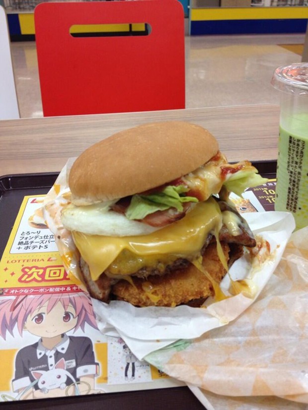 hamburguesa-japonesa-gigante-lotteria-japonshop05.jpg