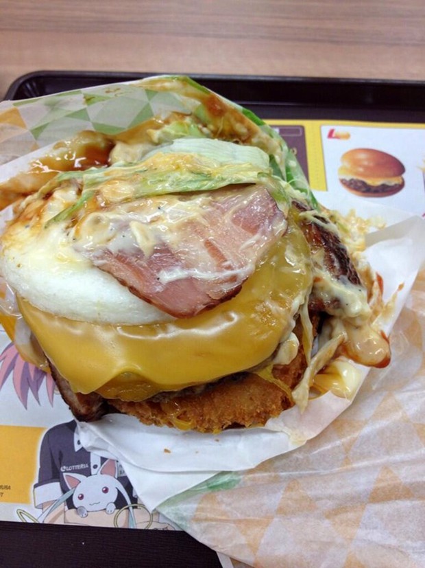 hamburguesa-japonesa-gigante-lotteria-japonshop06.jpg