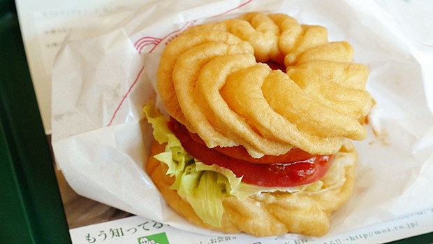 hamburguesa-japonesa-mos-burger-donuts06.jpg