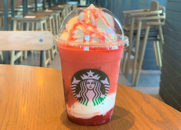 Starbucks-Ichigo-Frapuccinos3-620x444.jpg