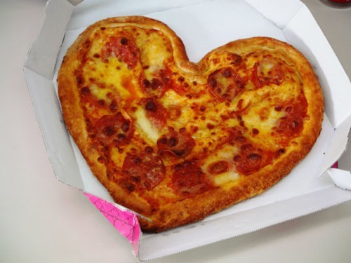 San Valentín en Domino's Pizza Japan: Pizza con forma de Corazón