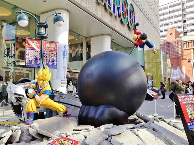 Batalla campal entre "Son Goku" y "Luffy" en pleno Shibuya