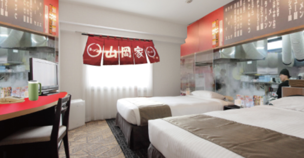 Pasando una noche en habitación Ramen temática en Ramen Yamaokaya Hotel!